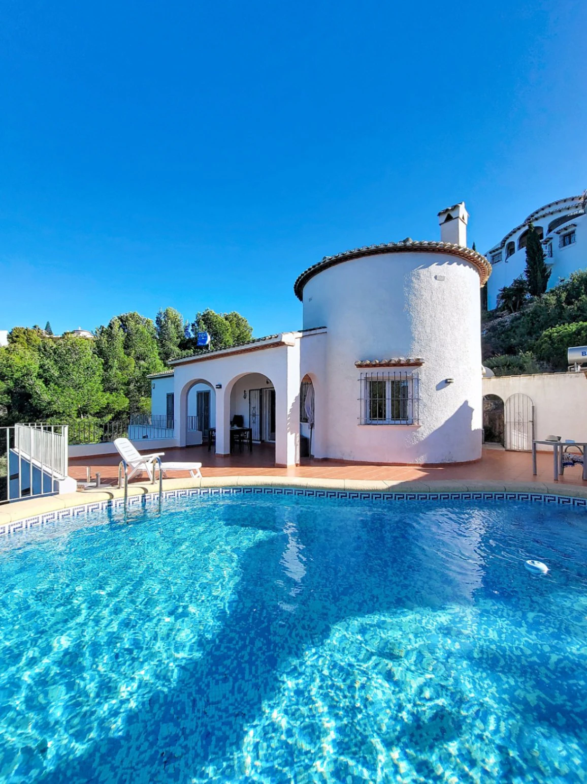 Villa mit Pool und offenem Blick in Monte Pego