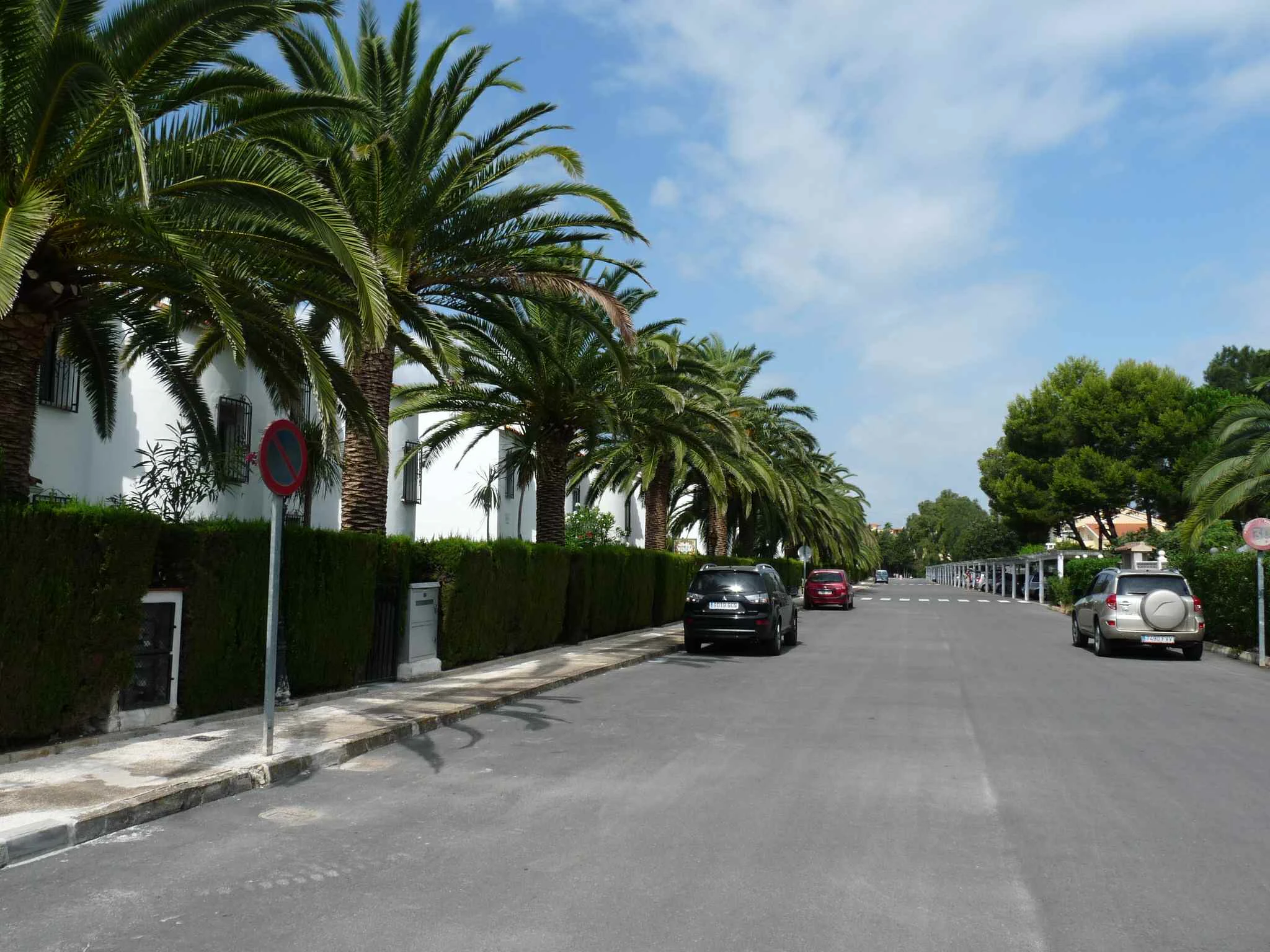 ADOSADO DUPLEX CON JARDÍN PRIVADO