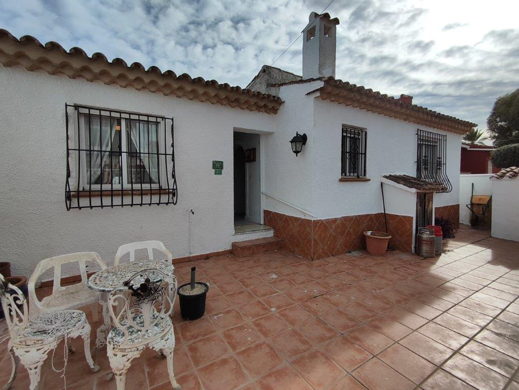 Chalet estilo Bungalow cerca del casco urbano