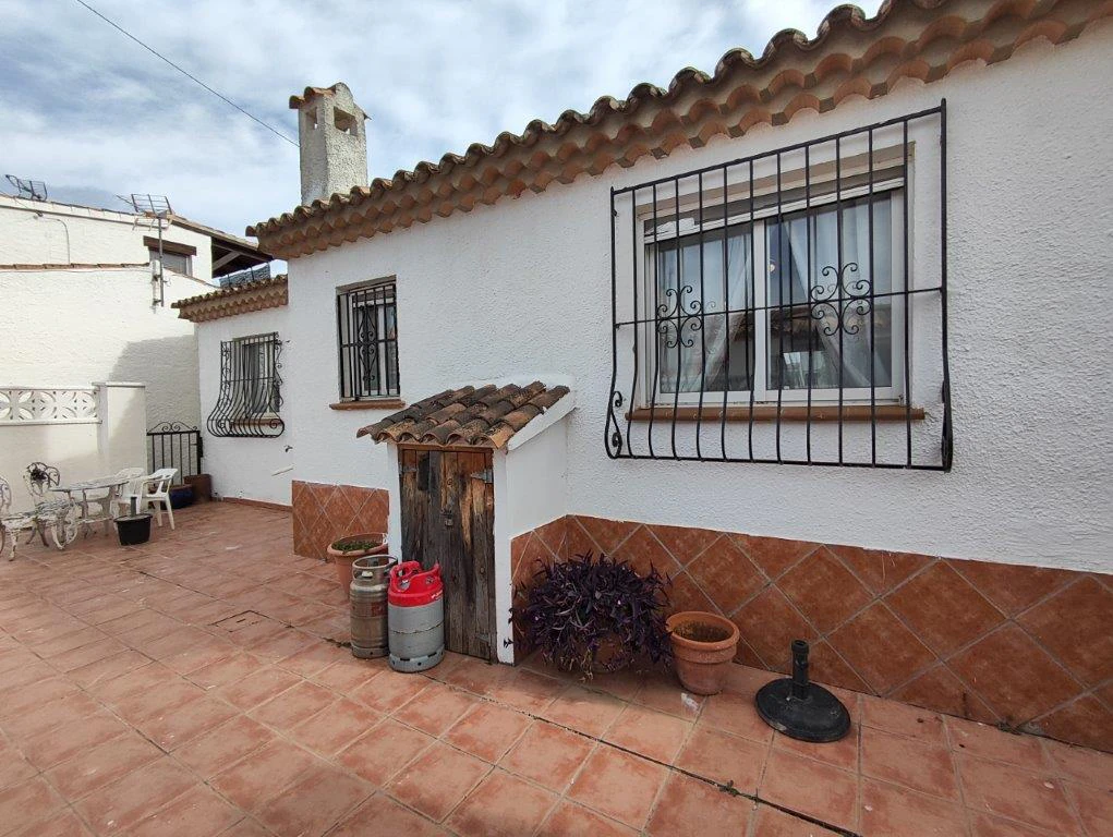 Chalet estilo Bungalow cerca del casco urbano