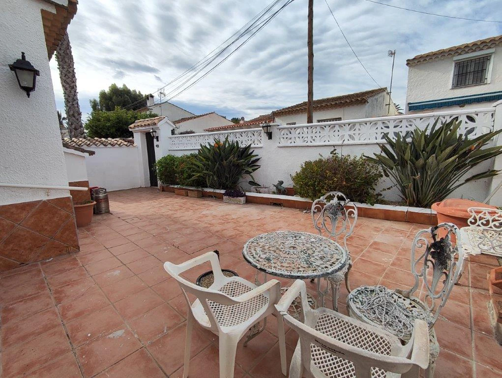 Chalet estilo Bungalow cerca del casco urbano