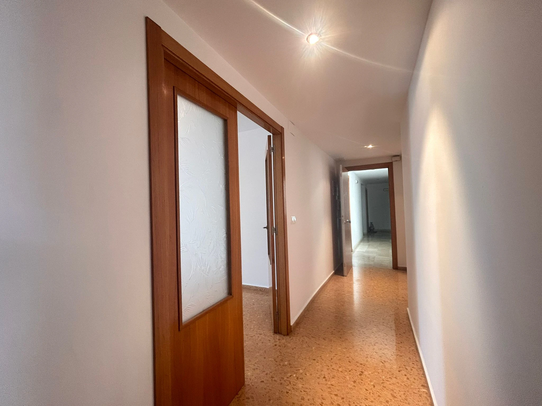 Piso de tres dormitorios con garaje  y trastero en el centro de Ondara.