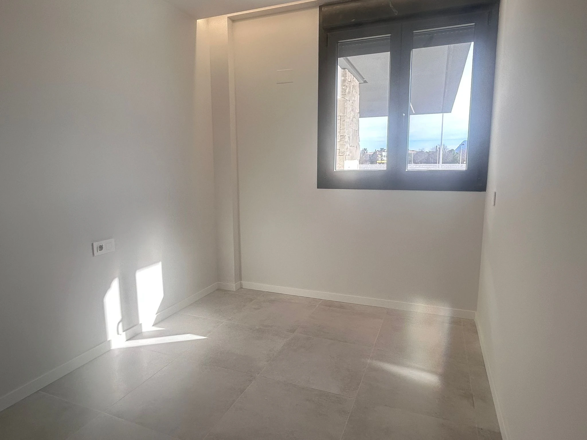 Cuatro viviendas unifamiliares con piscina privada, acabadas y llave en mano.
