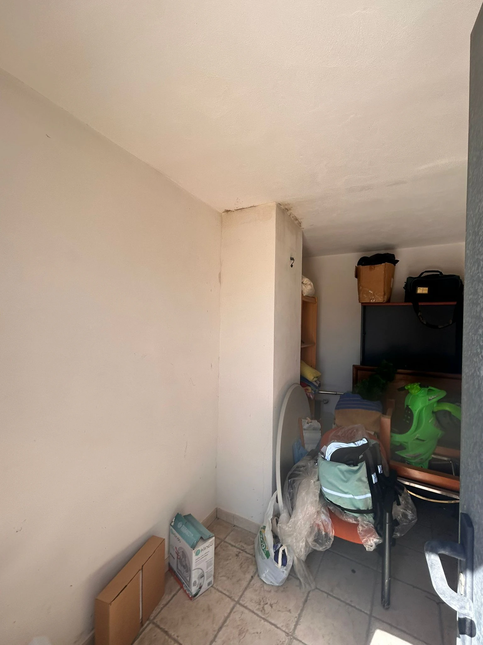 Piso de tres dormitorios con garaje  y trastero en el centro de Ondara.