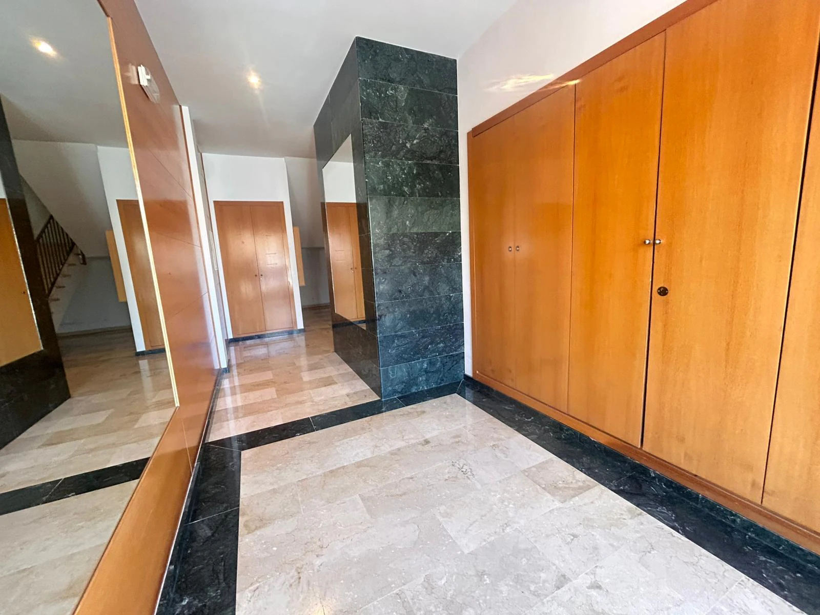 Piso de tres dormitorios con garaje  y trastero en el centro de Ondara.