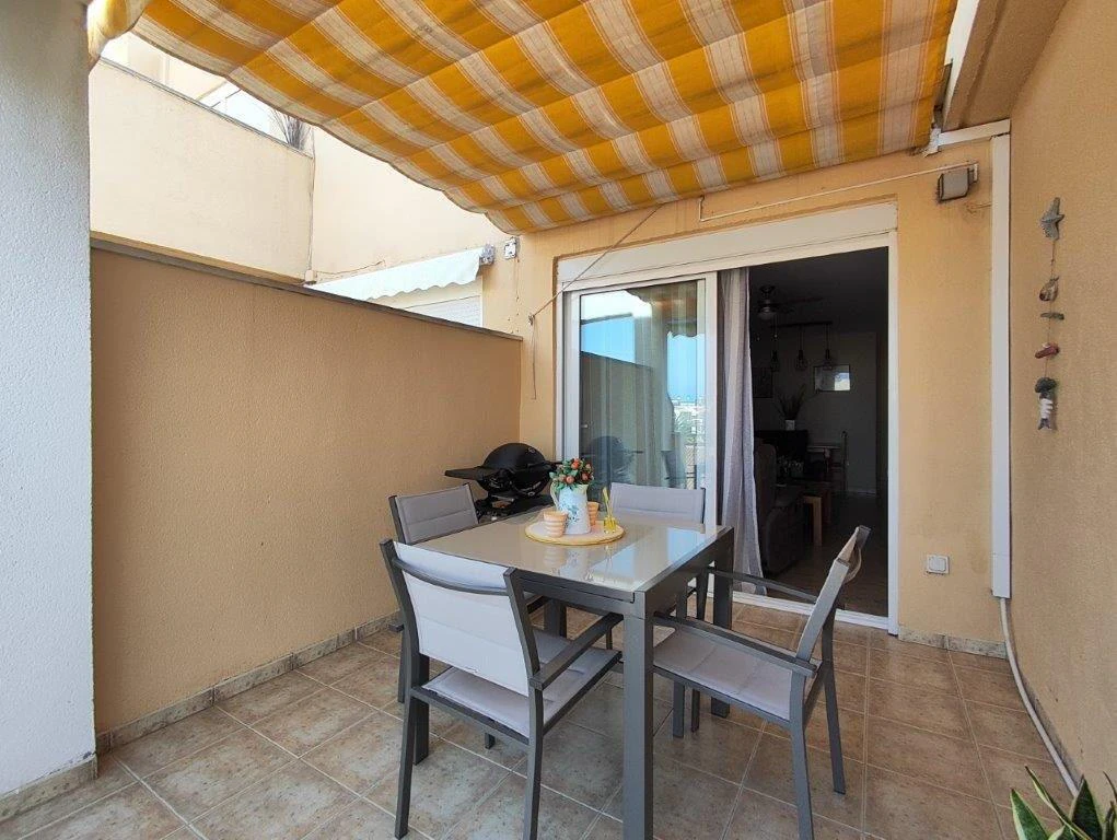 Ático dúplex con encanto mediterráneo a pocos pasos del mar.