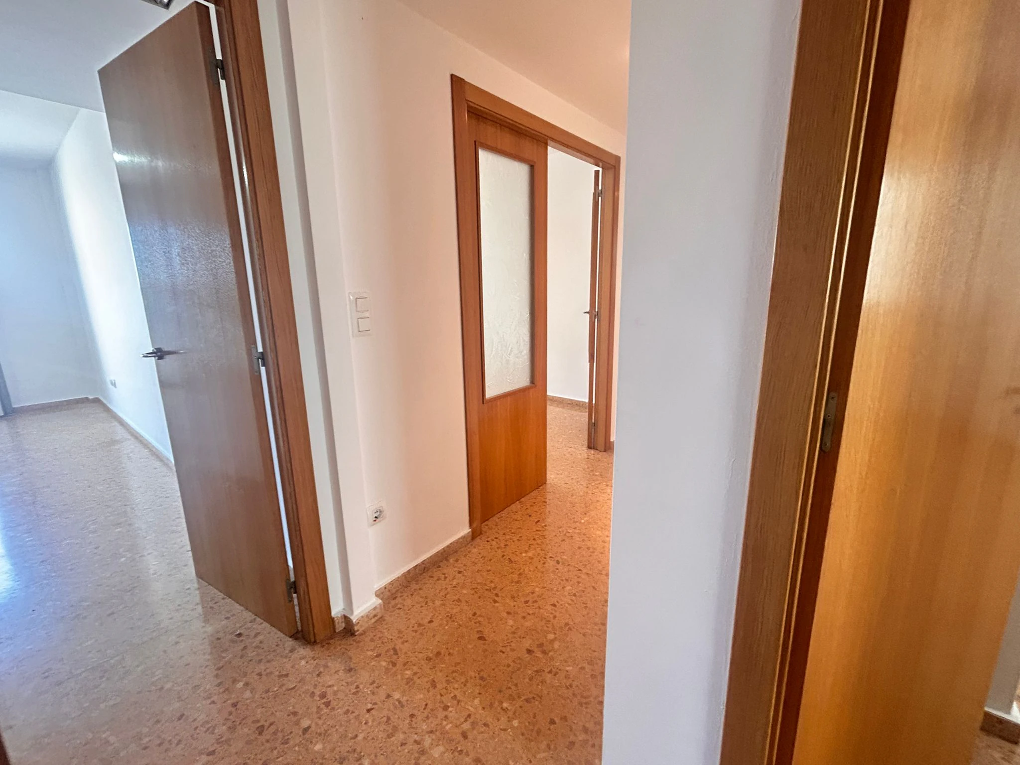 Piso de tres dormitorios con garaje  y trastero en el centro de Ondara.