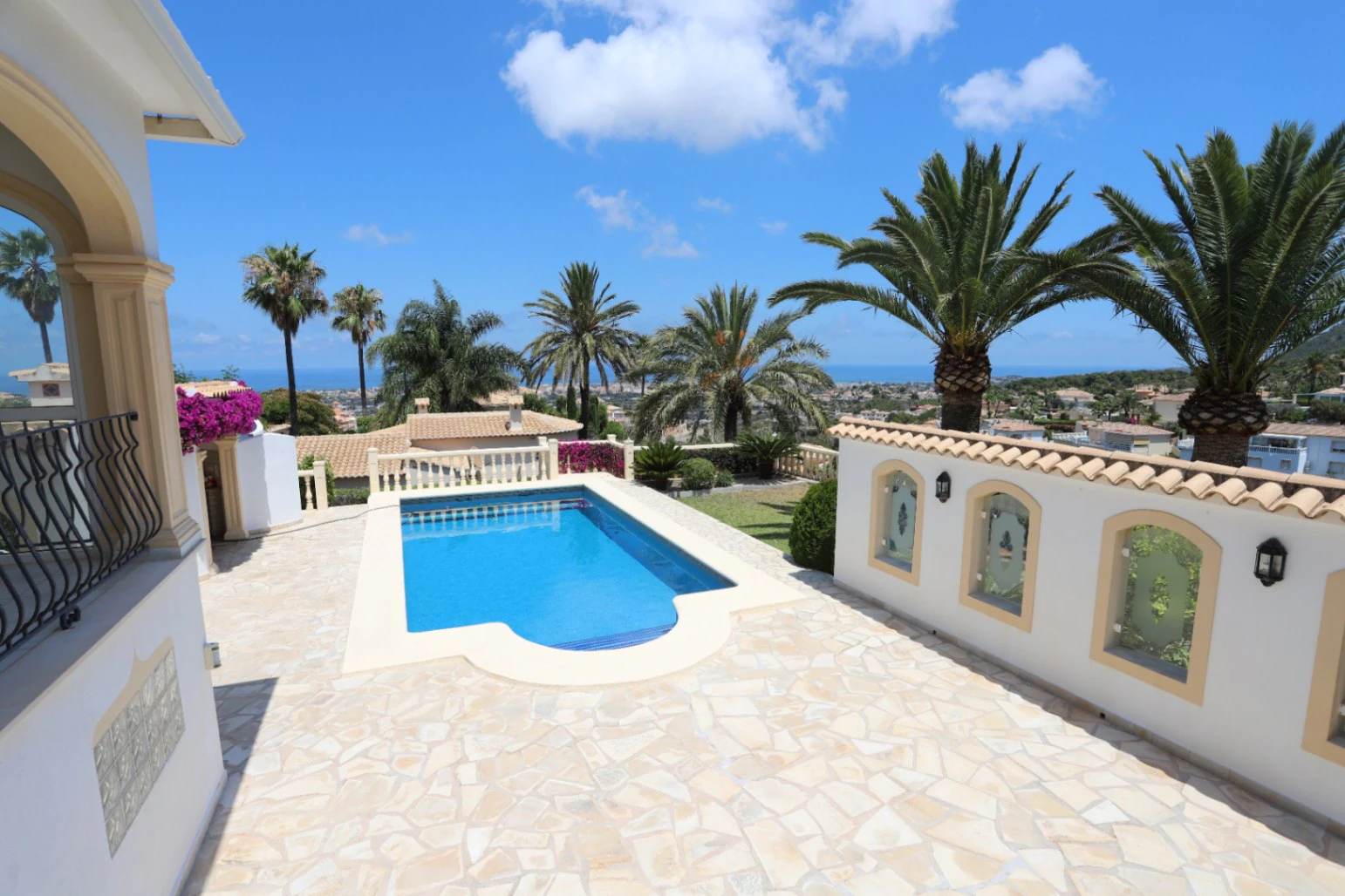 Villa impresionante, vistas al mar, apartamento independiente en Marquesa VI de Denia