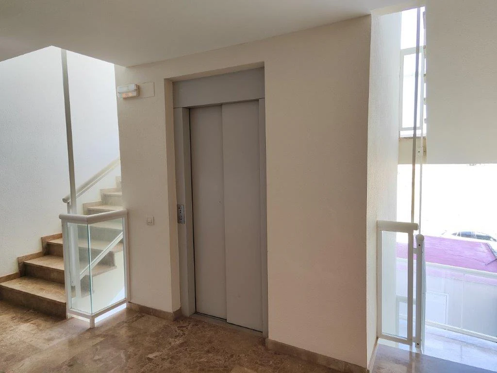 Amplio Apartamento en 1ª planta en 1ª línea de playa