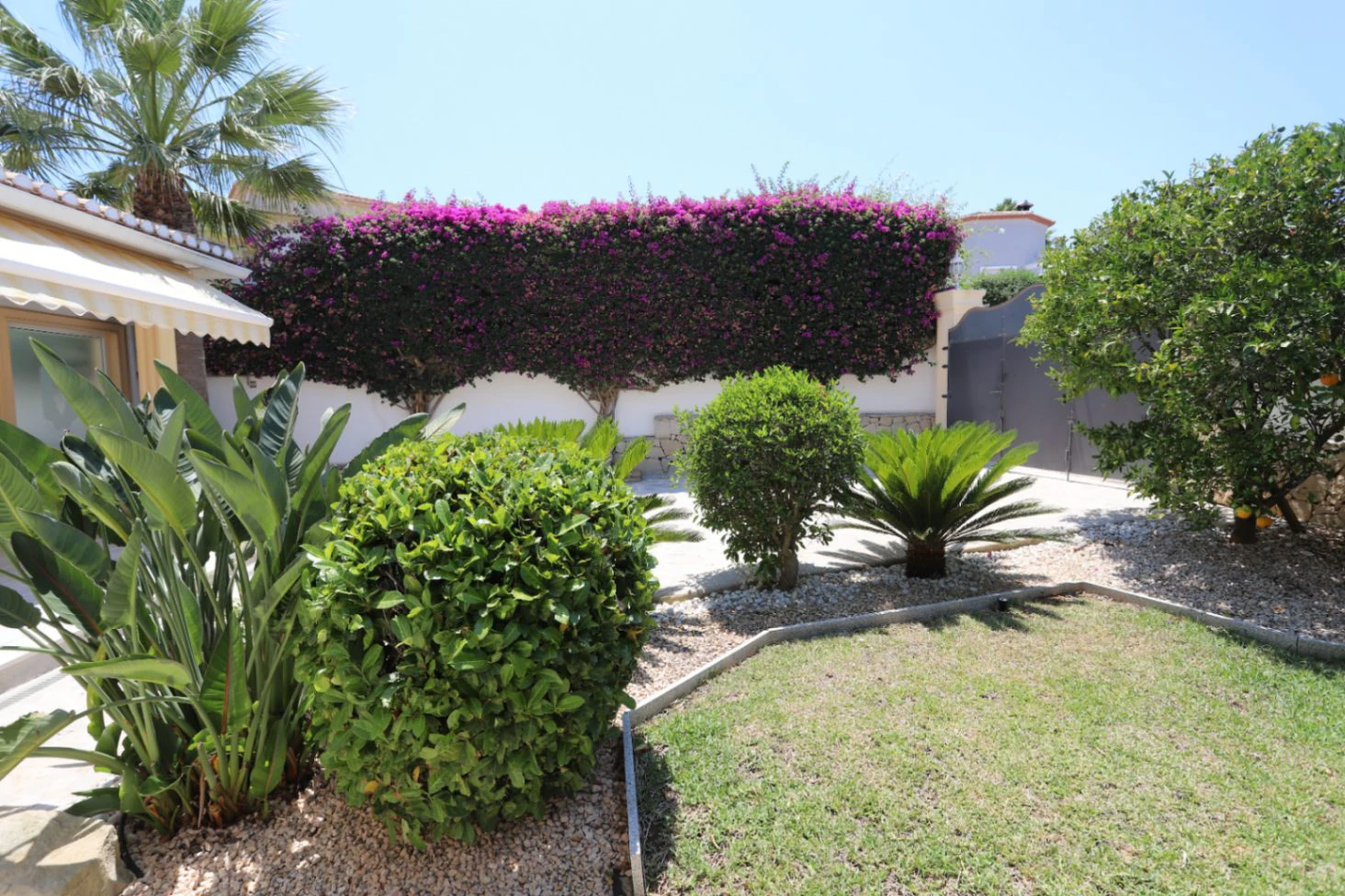 Villa impresionante, vistas al mar, apartamento independiente en Marquesa VI de Denia