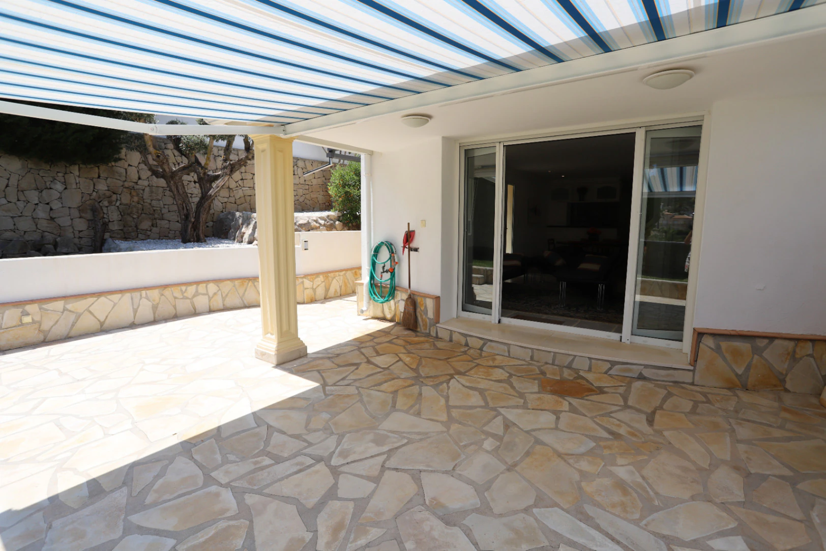 Villa impresionante, vistas al mar, apartamento independiente en Marquesa VI de Denia