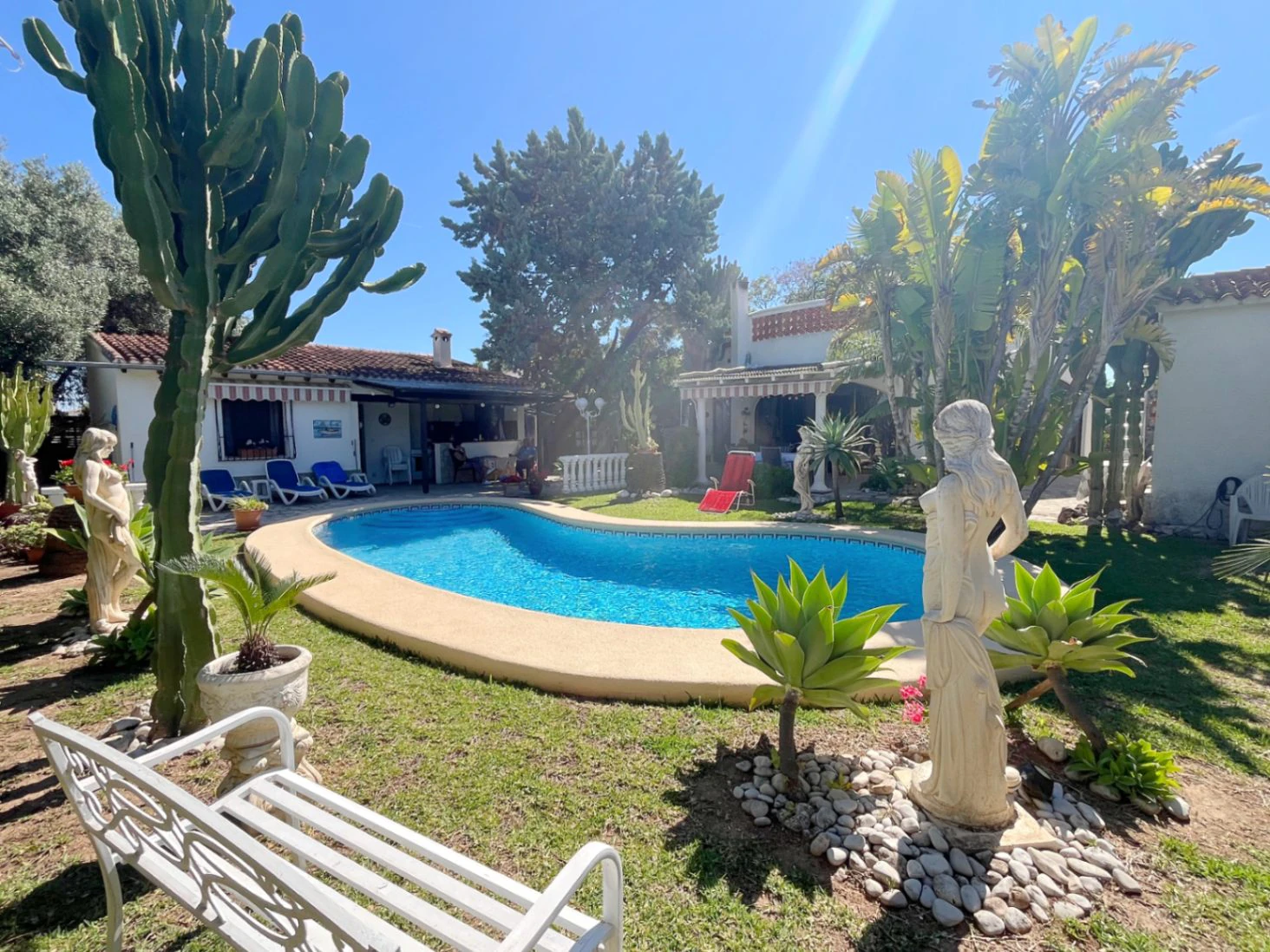 Chalet  de 4 dormitorios y piscina en Els Poblets