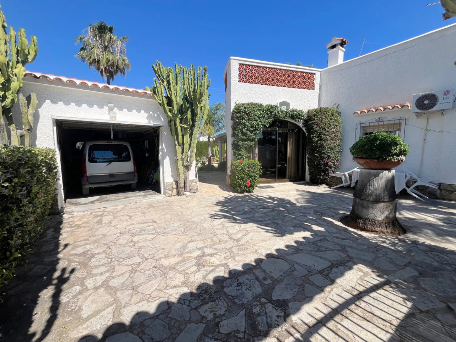 Chalet  de 4 dormitorios y piscina en Els Poblets