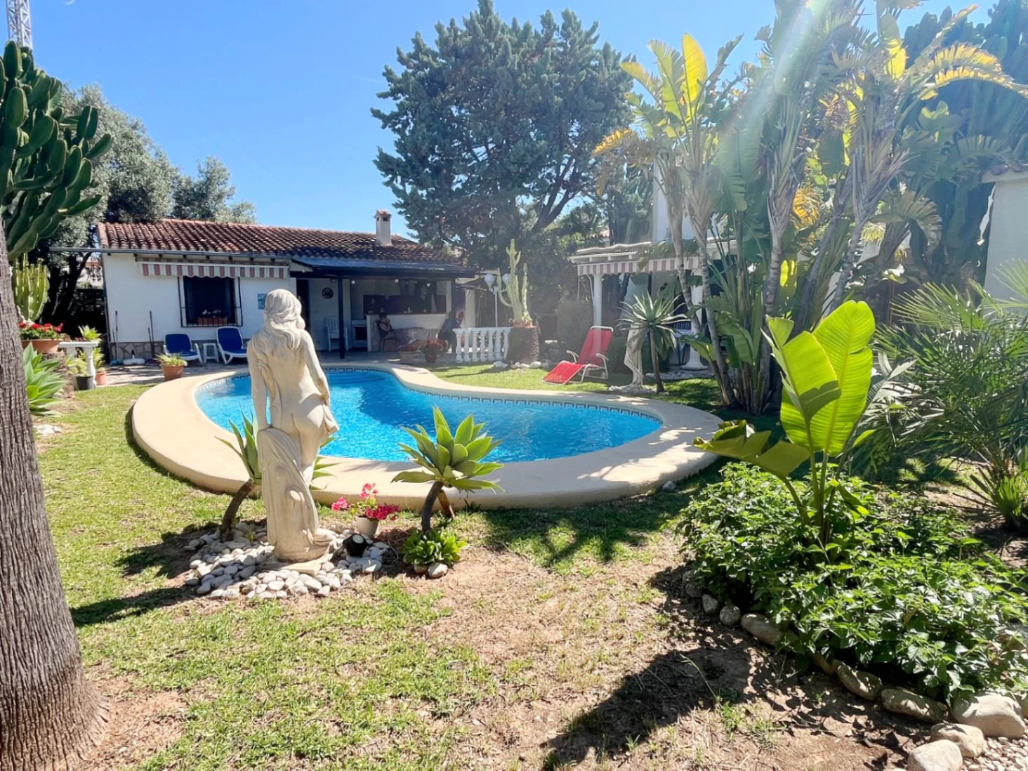 Chalet  de 4 dormitorios y piscina en Els Poblets