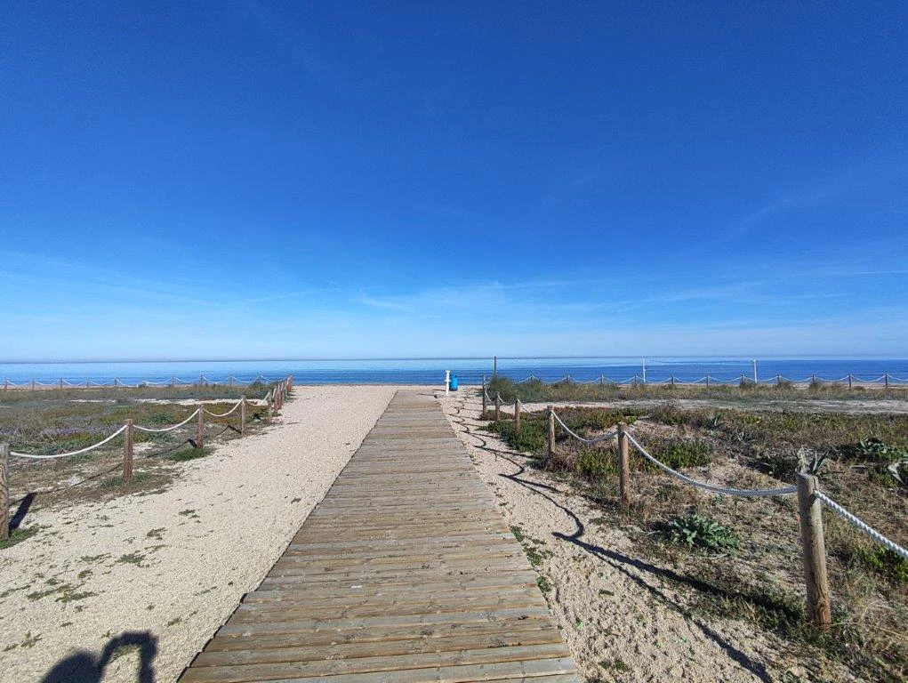Amplio Apartamento en 1ª planta en 1ª línea de playa
