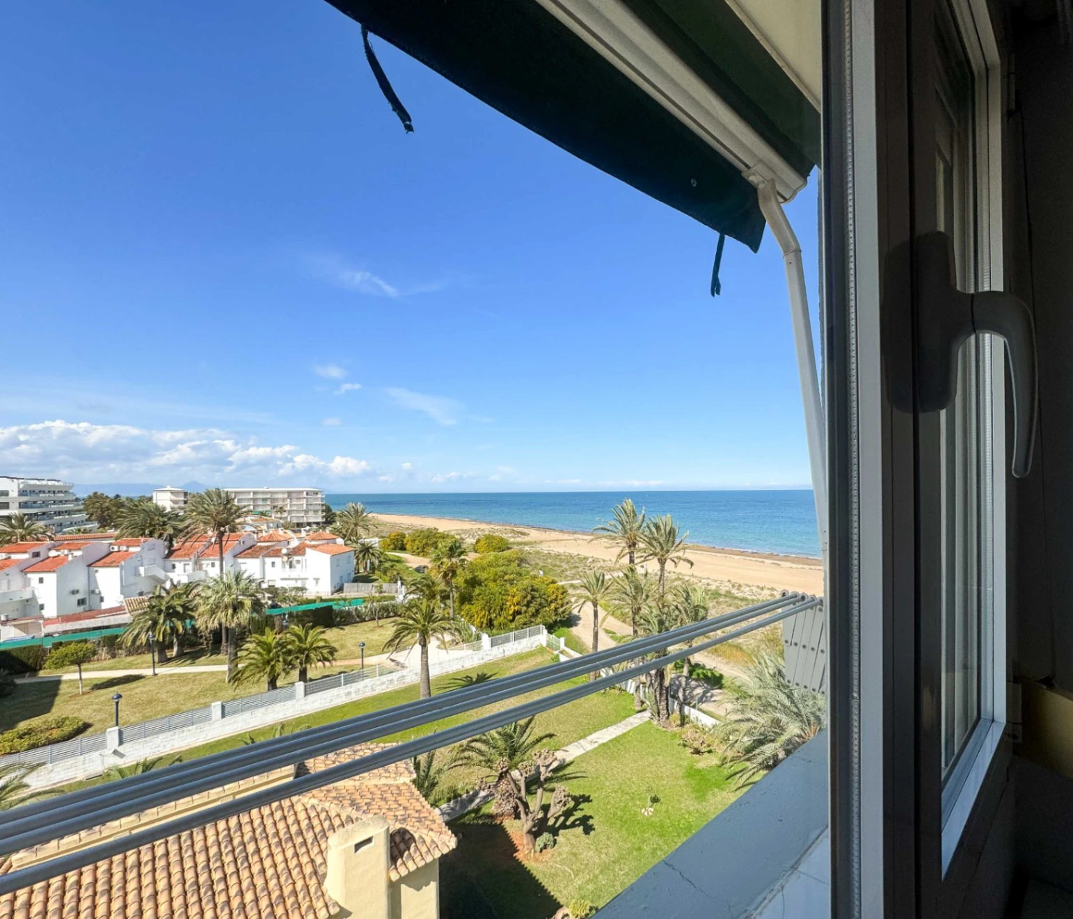 APARTAMENTO FRENTE AL MAR