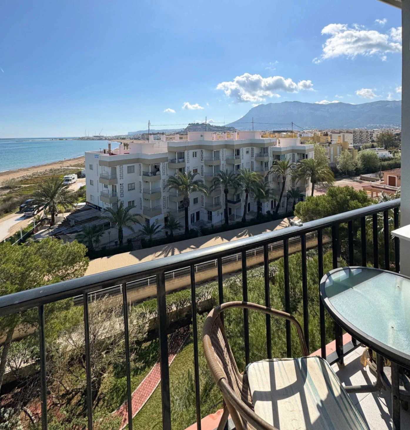 APARTAMENTO FRENTE AL MAR