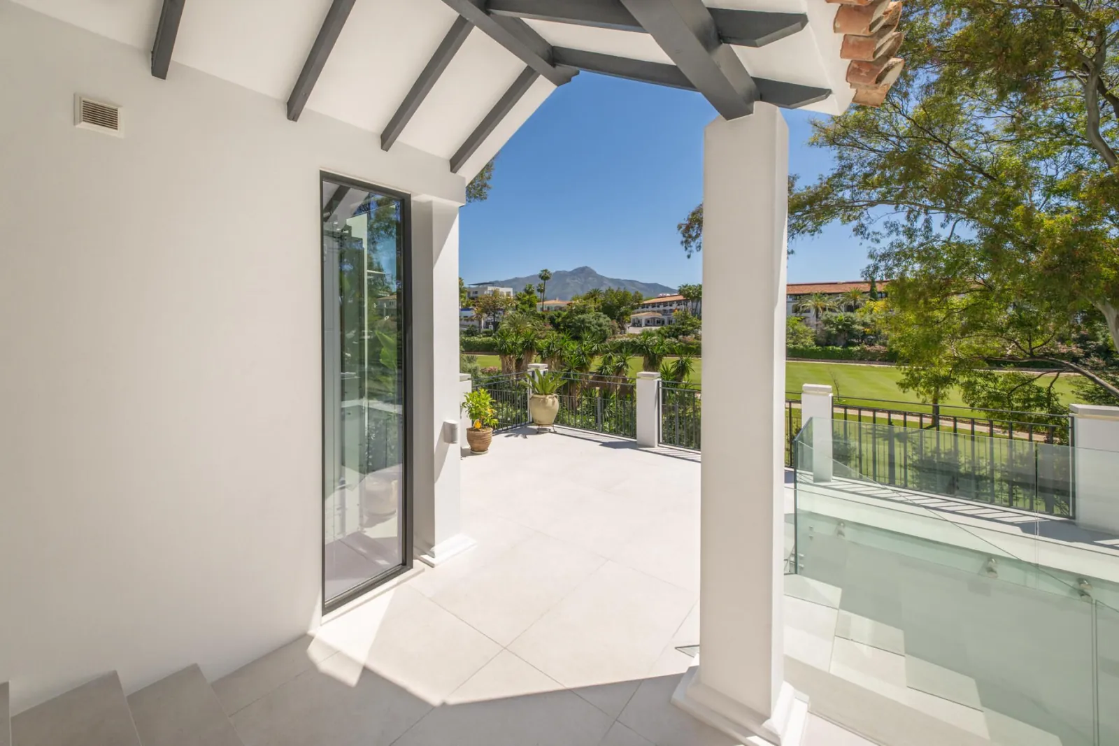 Villa на продажа в Benahavís