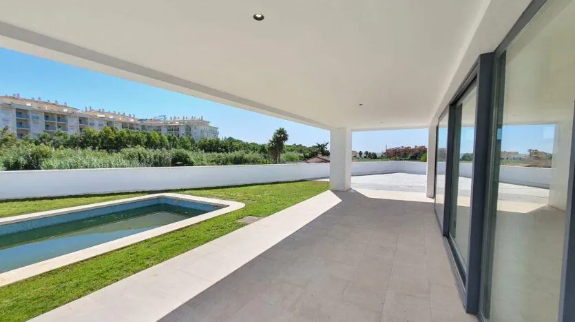 Villa for sale in Manilva