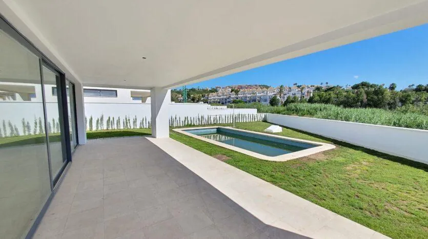 Villa for sale in Manilva