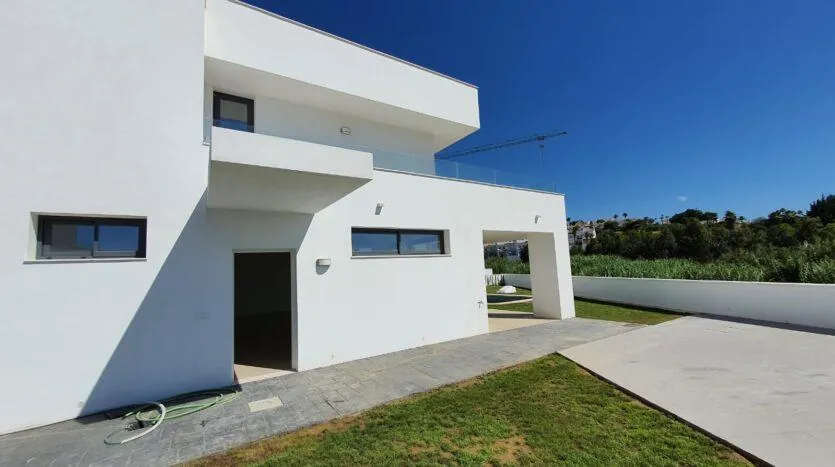 Villa for sale in Manilva