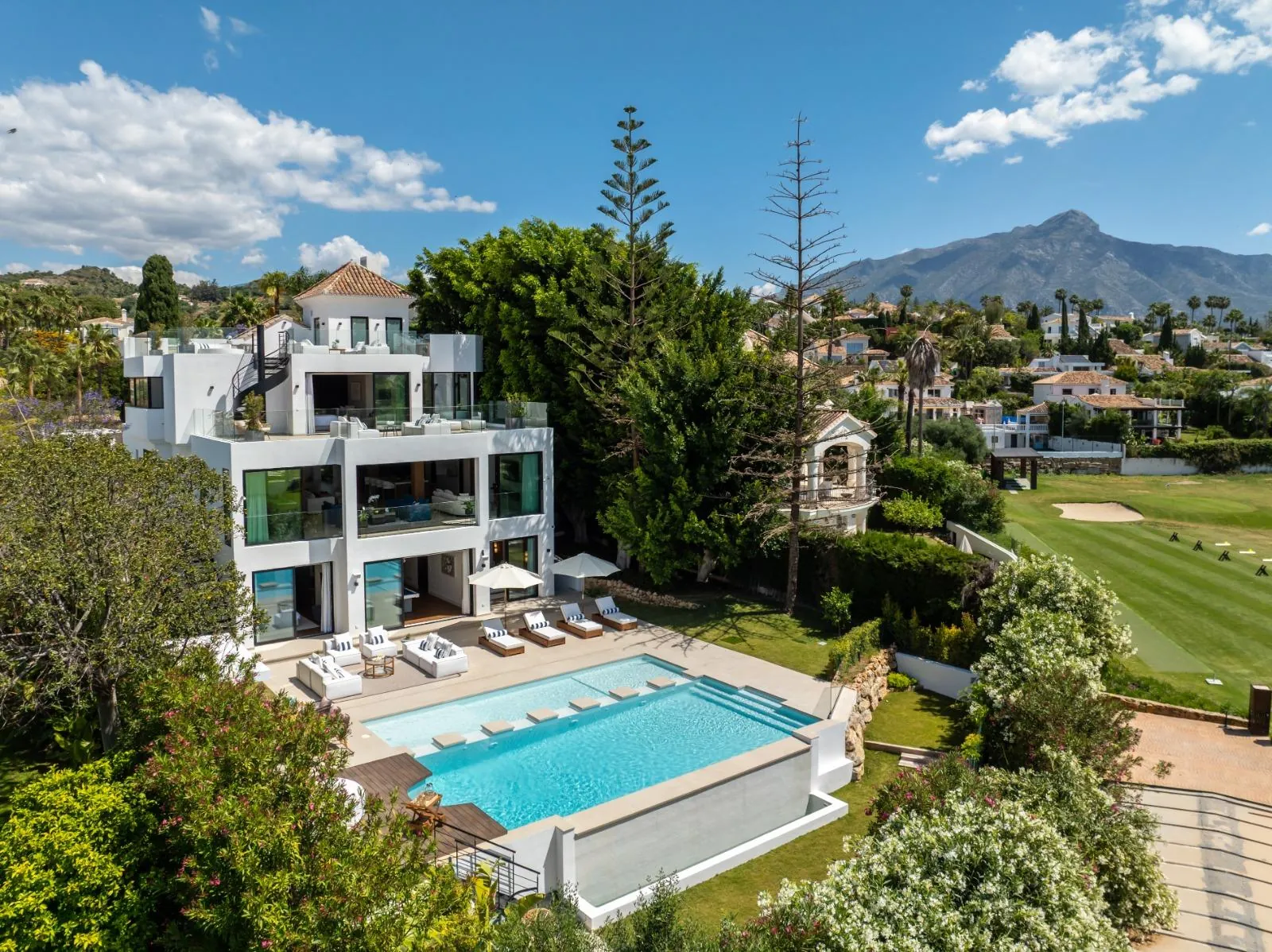 Villa til salg i Marbella