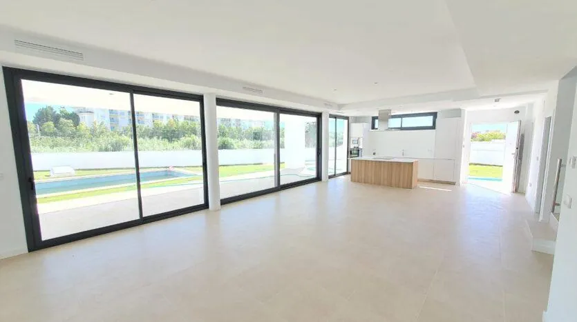 Villa for sale in Manilva