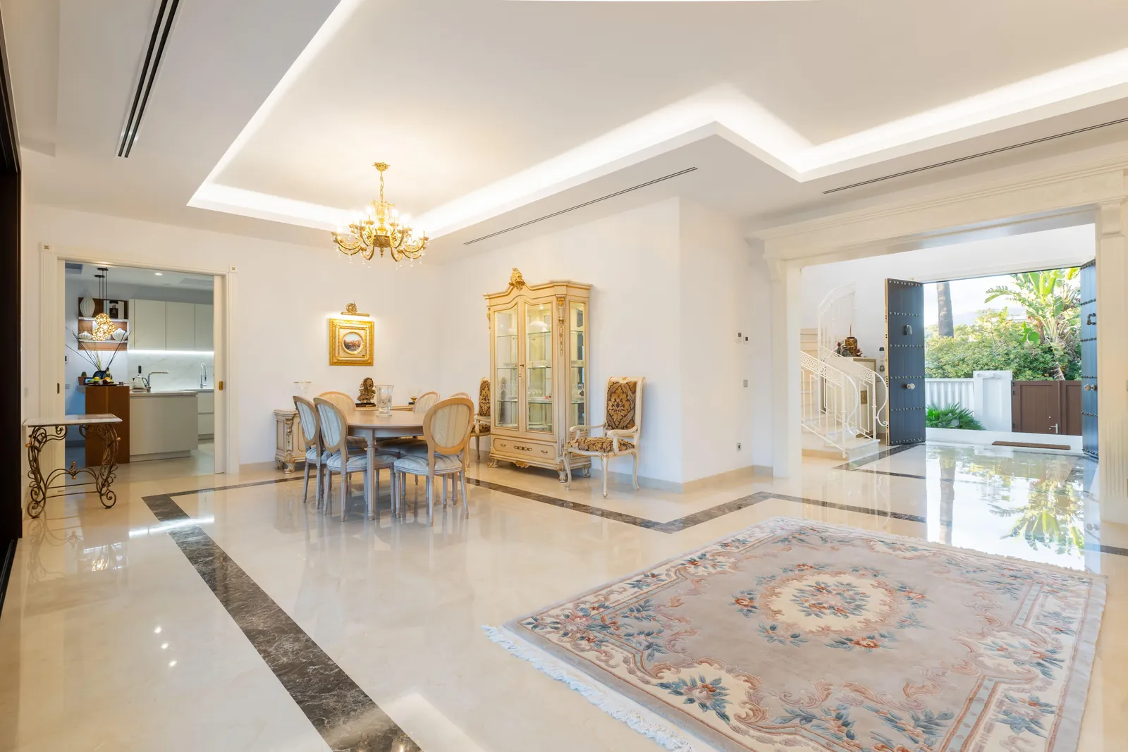 Villa til salg i Estepona