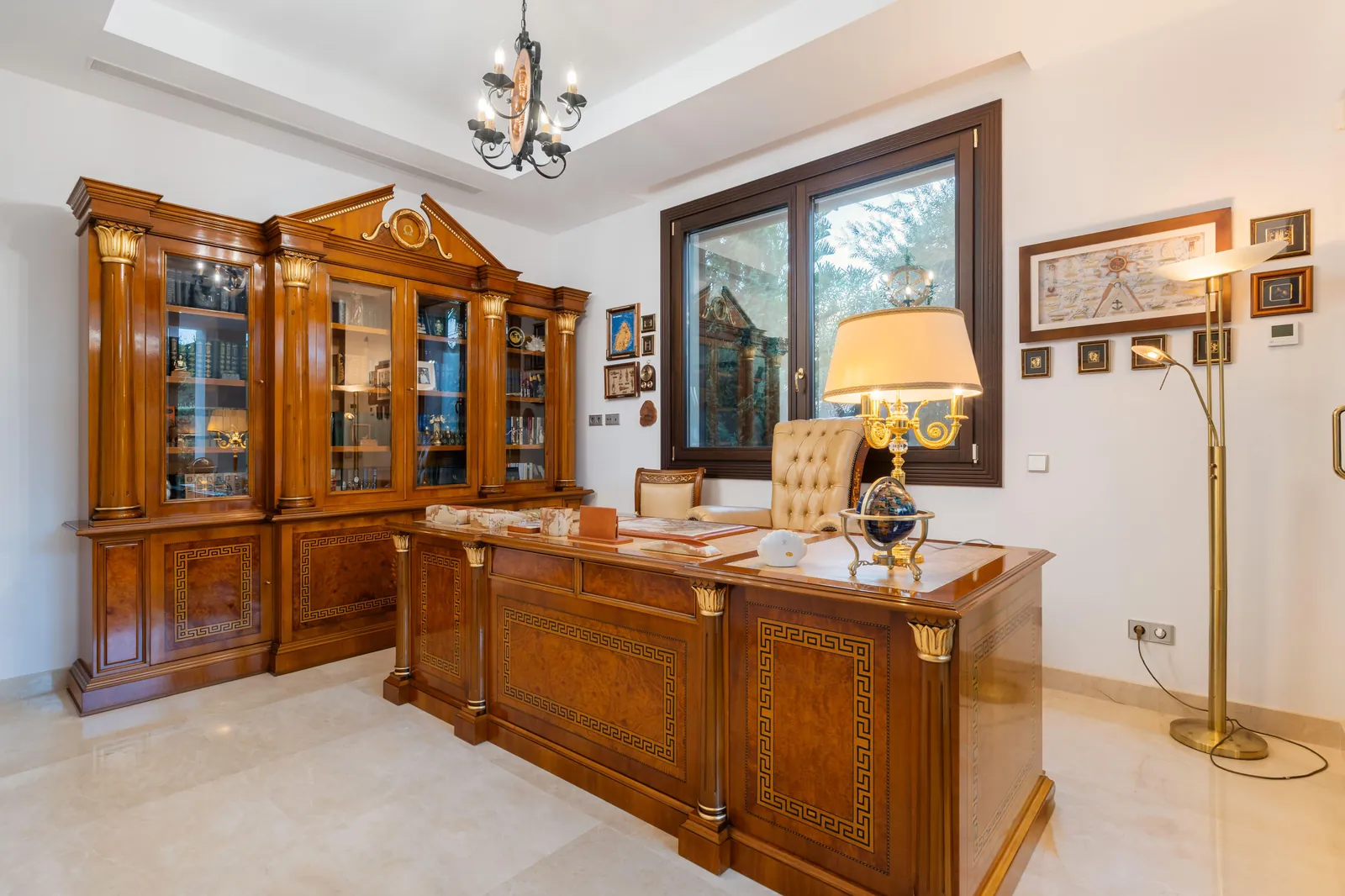 Villa til salg i Estepona