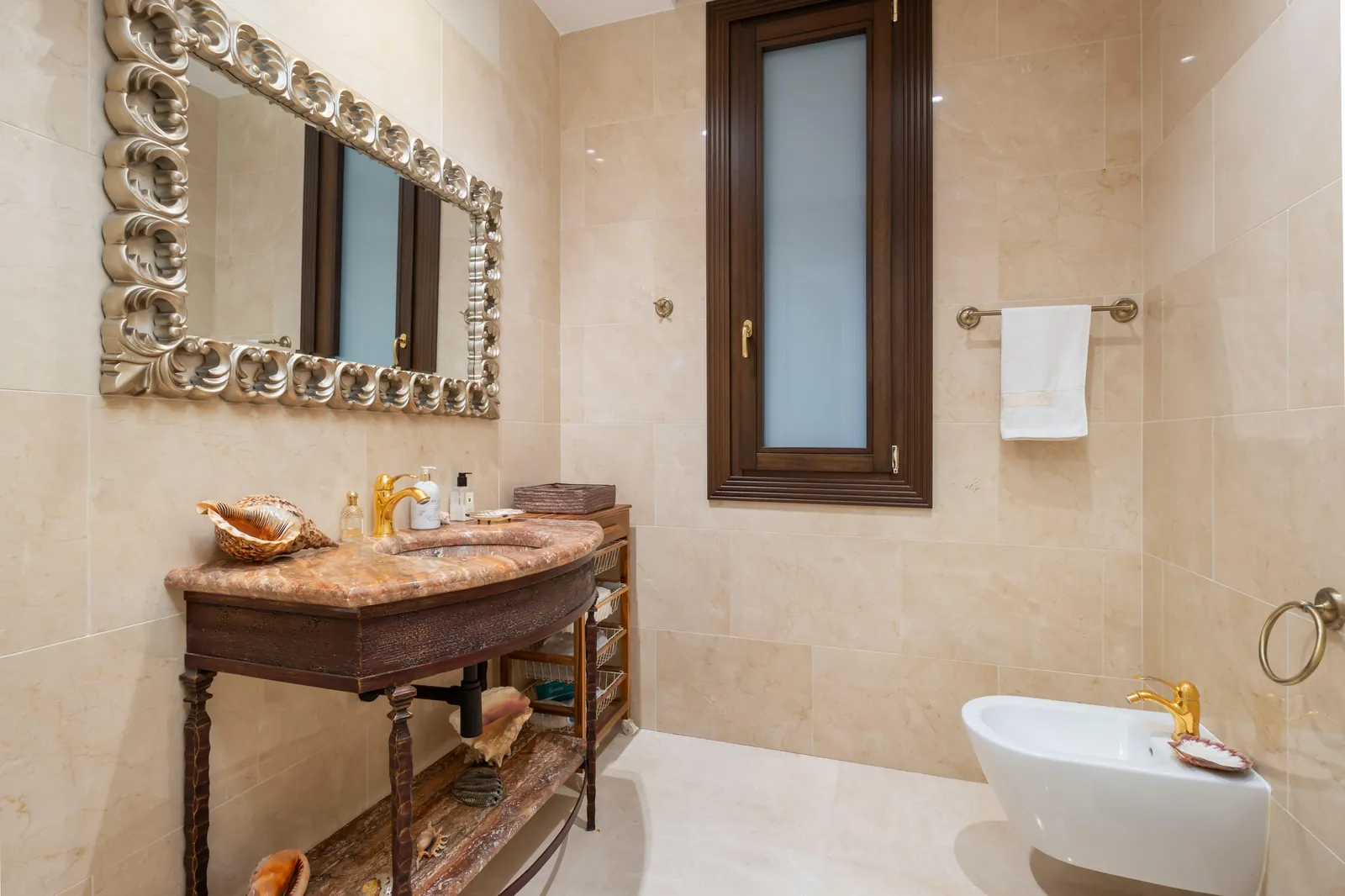 Villa til salg i Estepona
