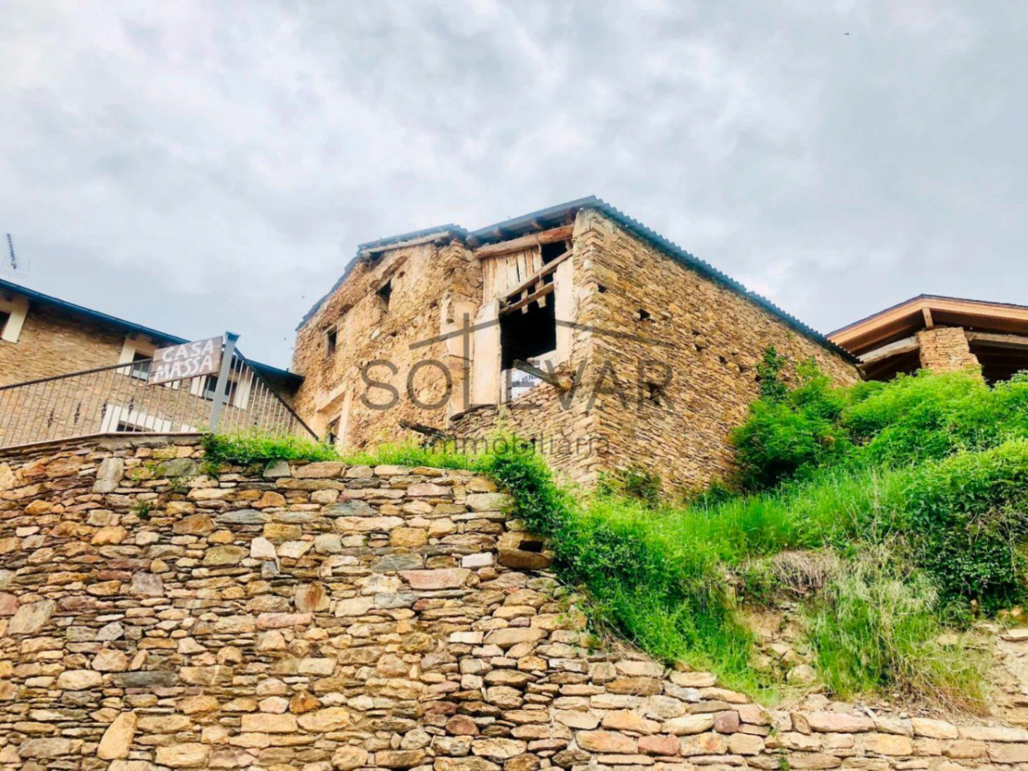 GRAN PAJAR CON EXCELENTES VISTAS EN SORIGUERA