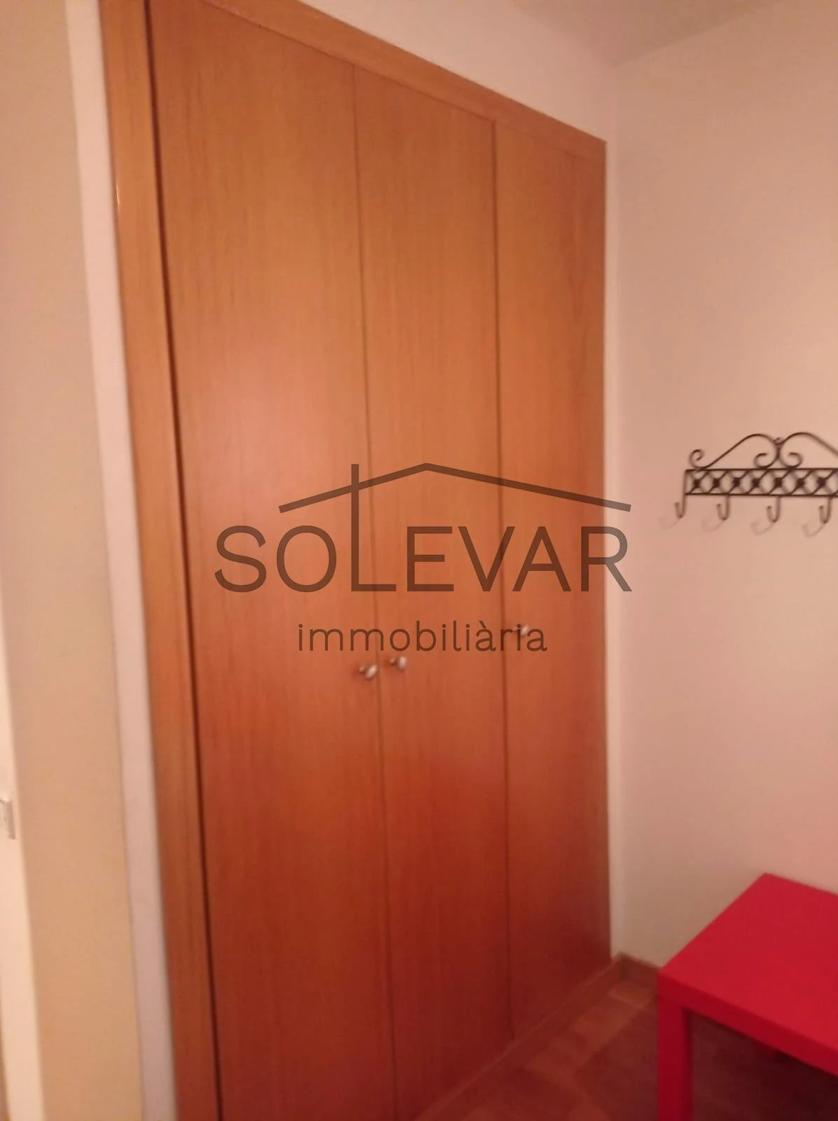 PISO DE 3 HABITACIONES CON PARKING EN SORT