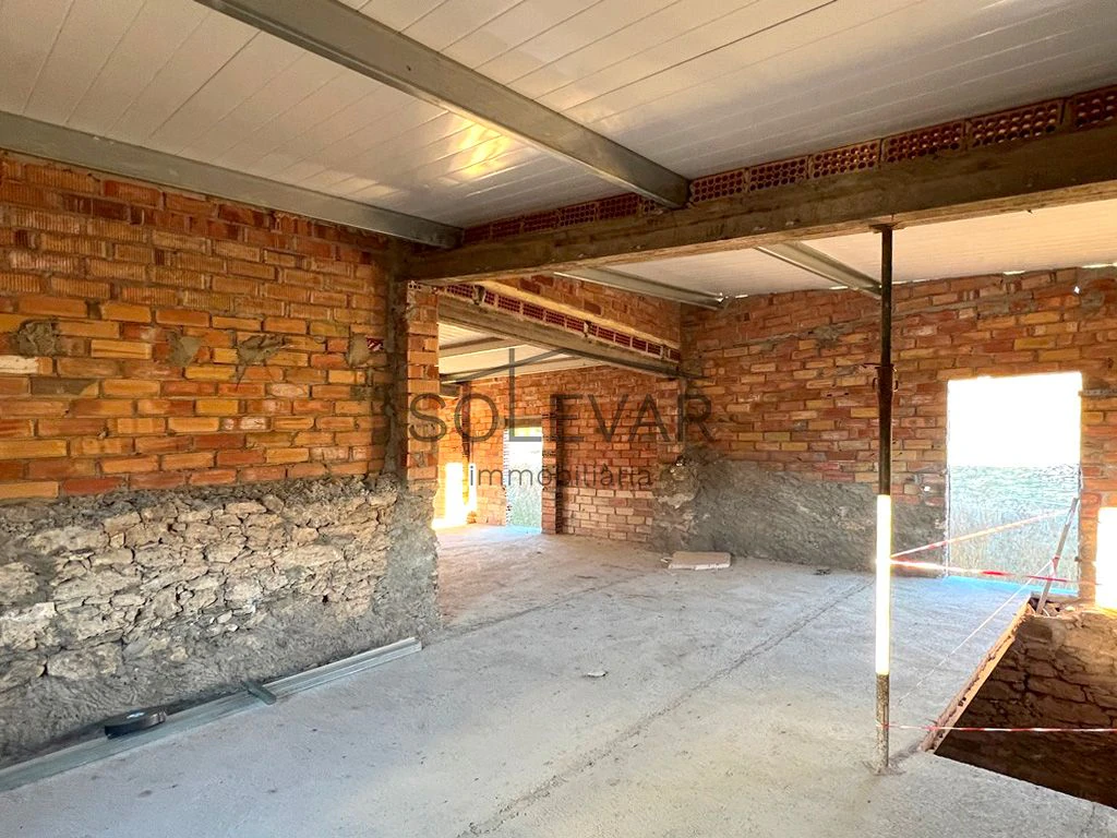 HOUSE TO RENOVATE WITH LARGE RUSTIC LAND IN FIGUEROLA D`ORCAU