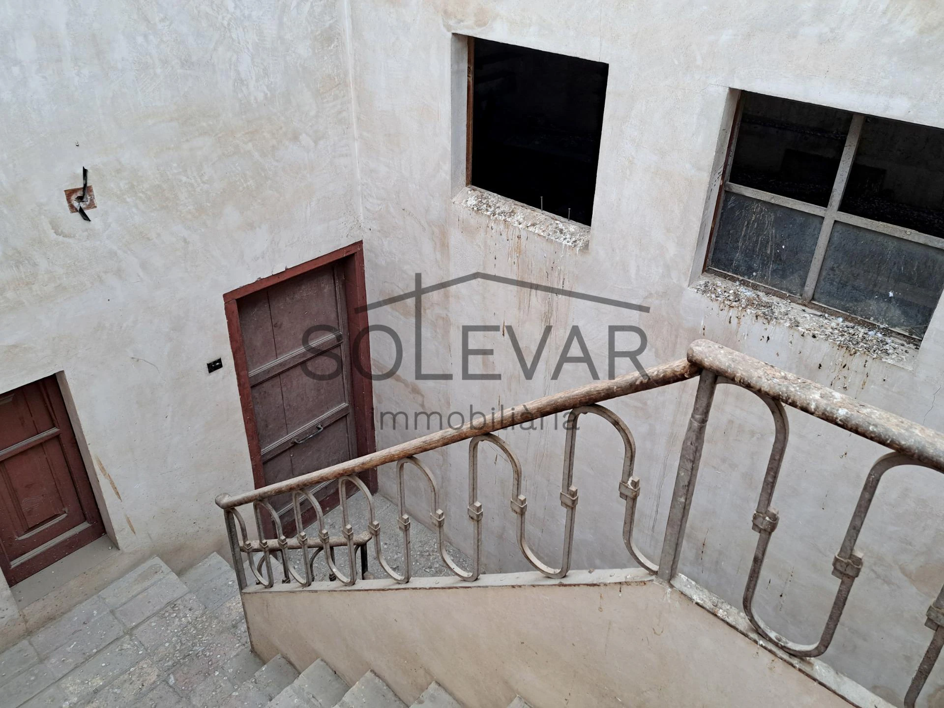 HOUSE WITH GREAT POTENTIAL IN THE OLD TOWN OF TREMP