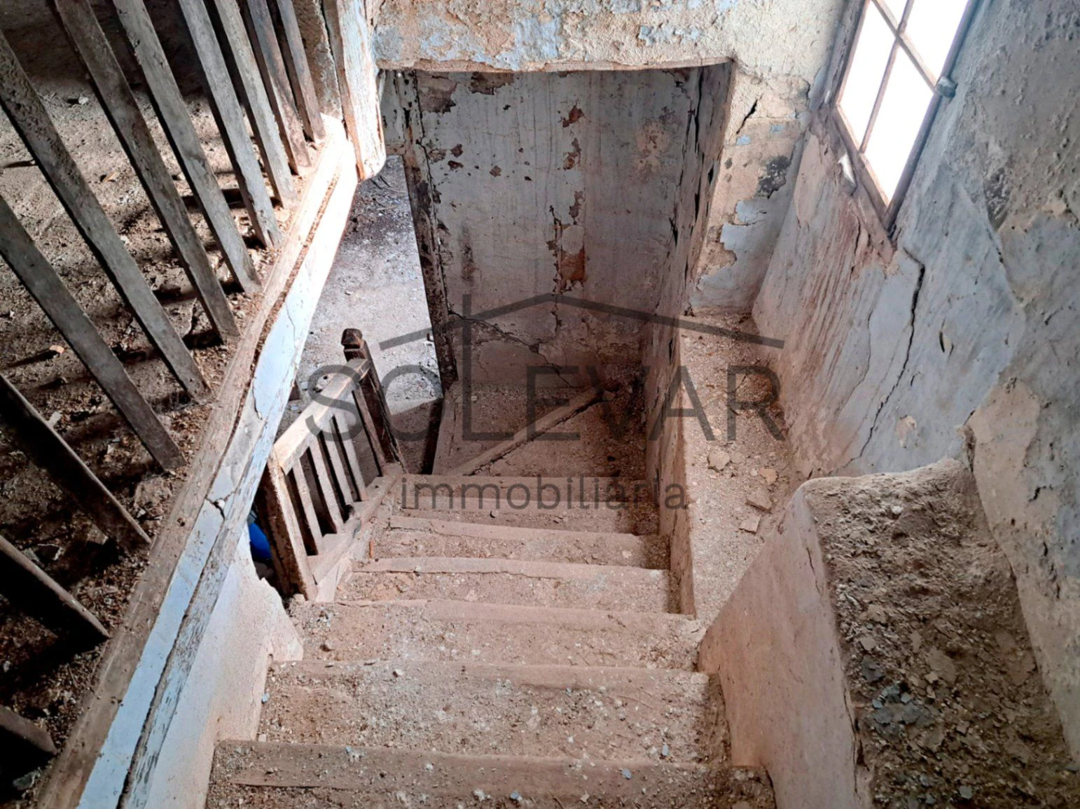 CASA A REFORMAR INTEGRALMENTE A ESTAVILL