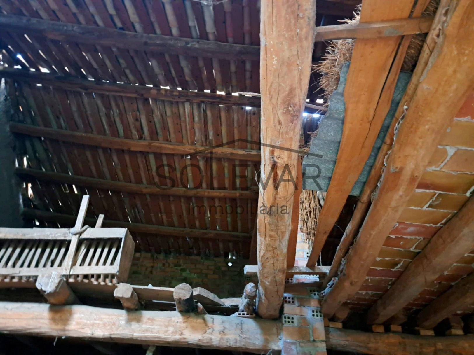GRAN ERA CON EDIFICACIÓN A REHABILITAR EN SUELO URBANO EN FONTSAGRADA