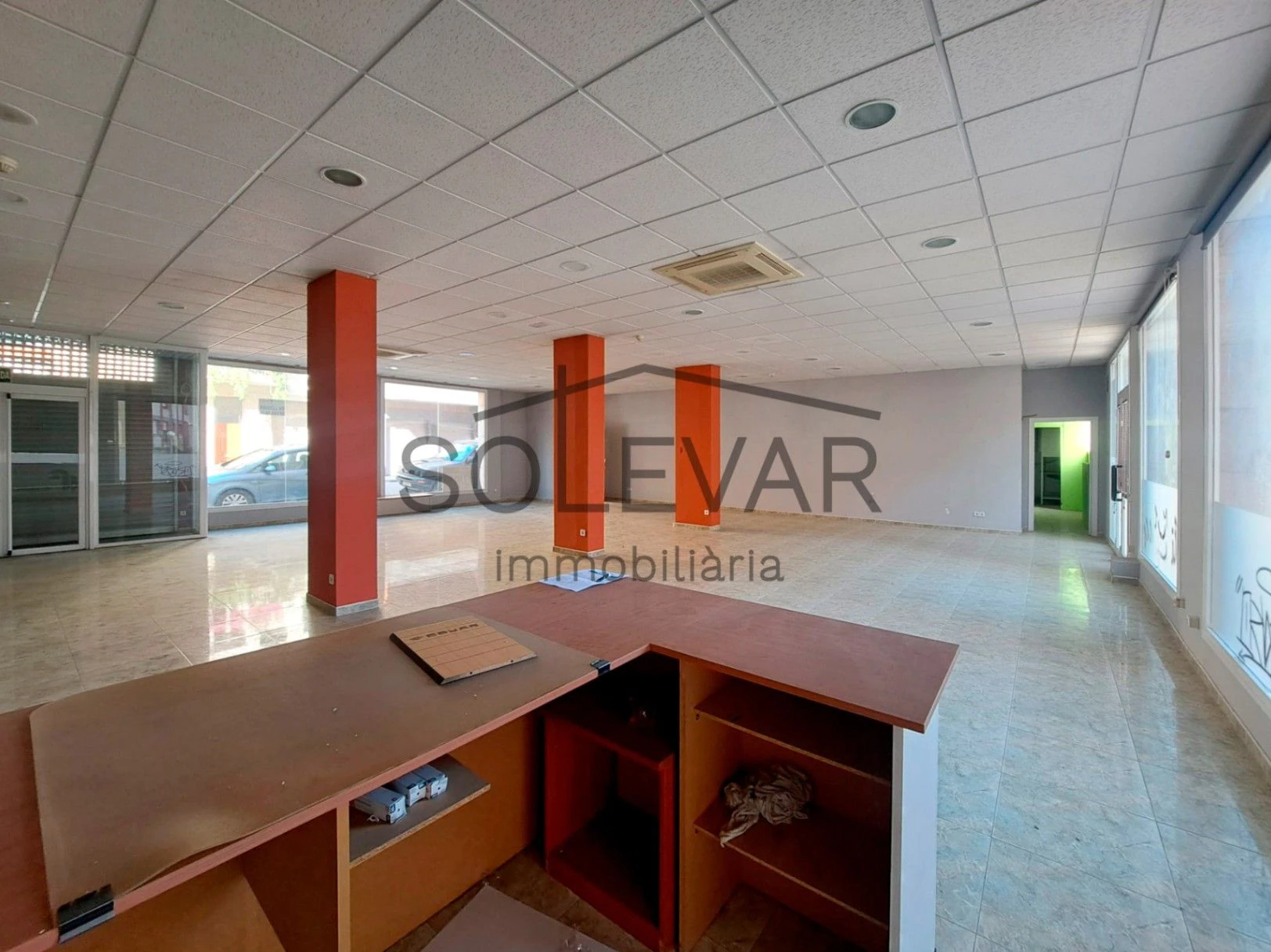 GRAN LOCAL COMERCIAL EN EL CENTRO DE TREMP