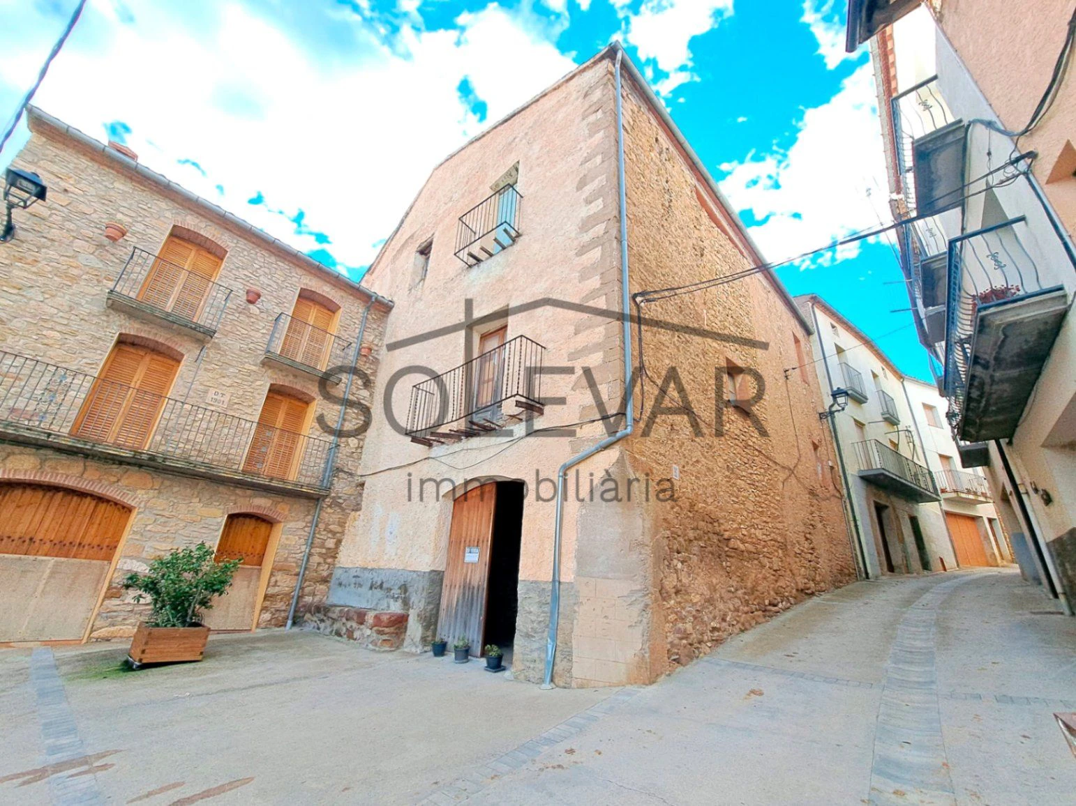 CASA SEÑORIAL DEL SIGLO XVIII A REFORMAR EN SANT SALVADOR DE TOLÓ