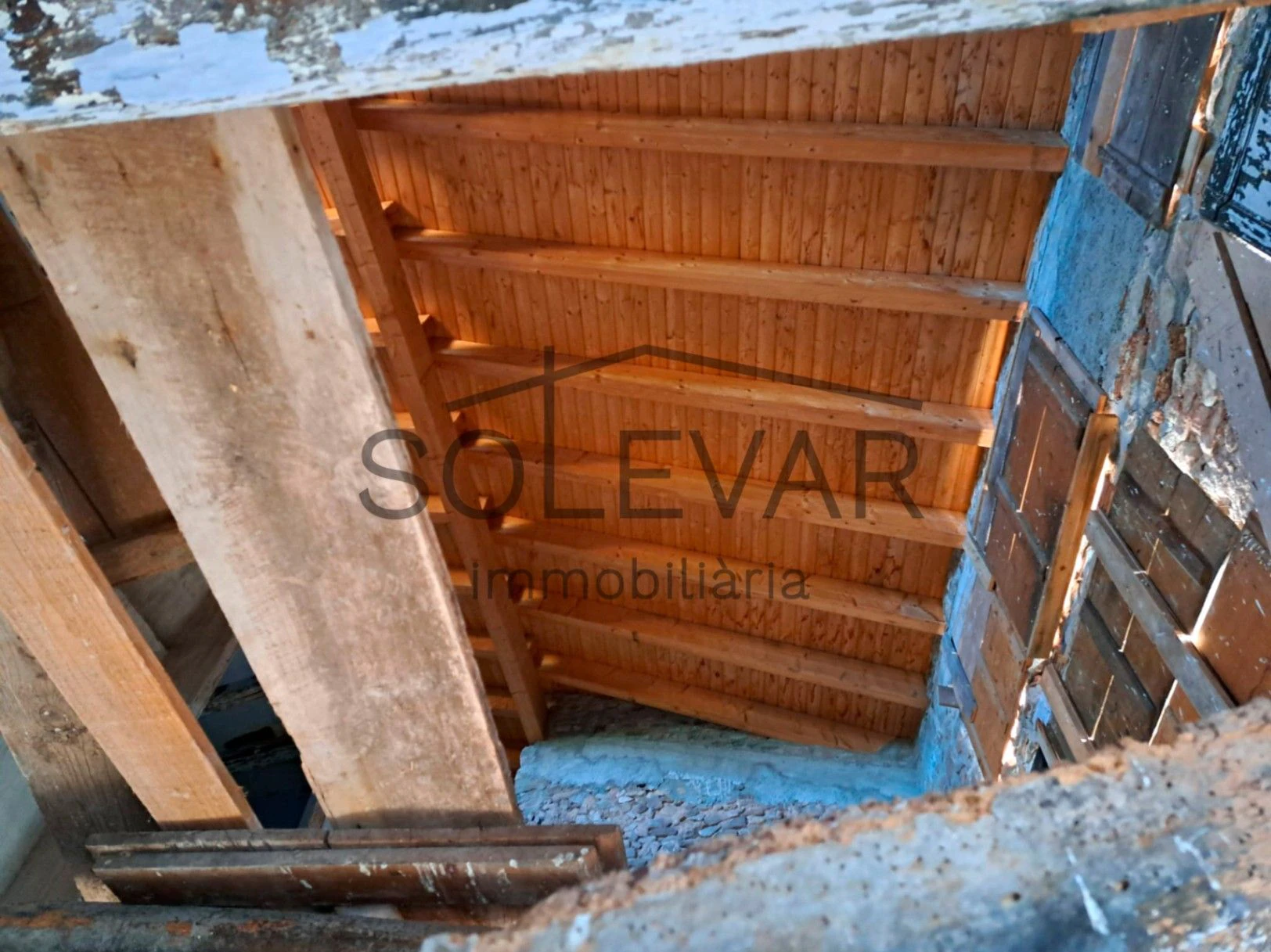 CASA A REFORMAR INTEGRALMENTE A ESTAVILL