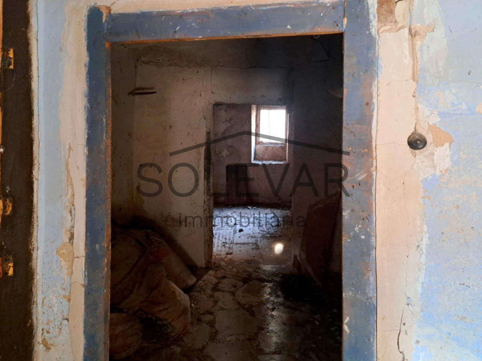 CASA A REFORMAR INTEGRALMENTE A ESTAVILL