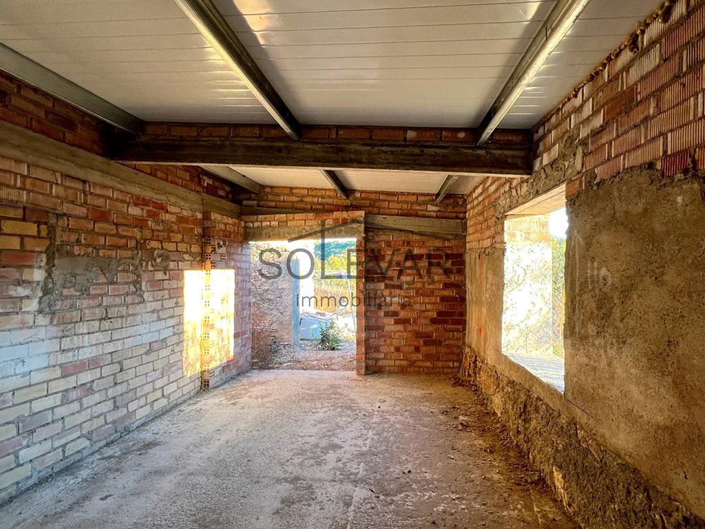 HOUSE TO RENOVATE WITH LARGE RUSTIC LAND IN FIGUEROLA D`ORCAU