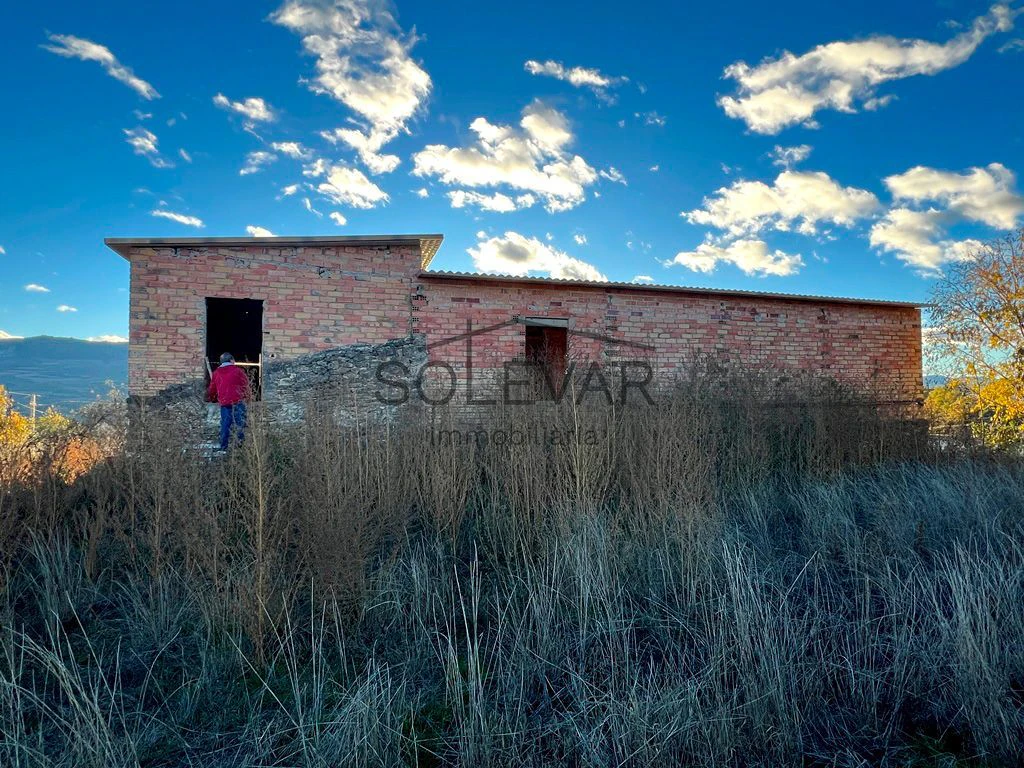HOUSE TO RENOVATE WITH LARGE RUSTIC LAND IN FIGUEROLA D`ORCAU