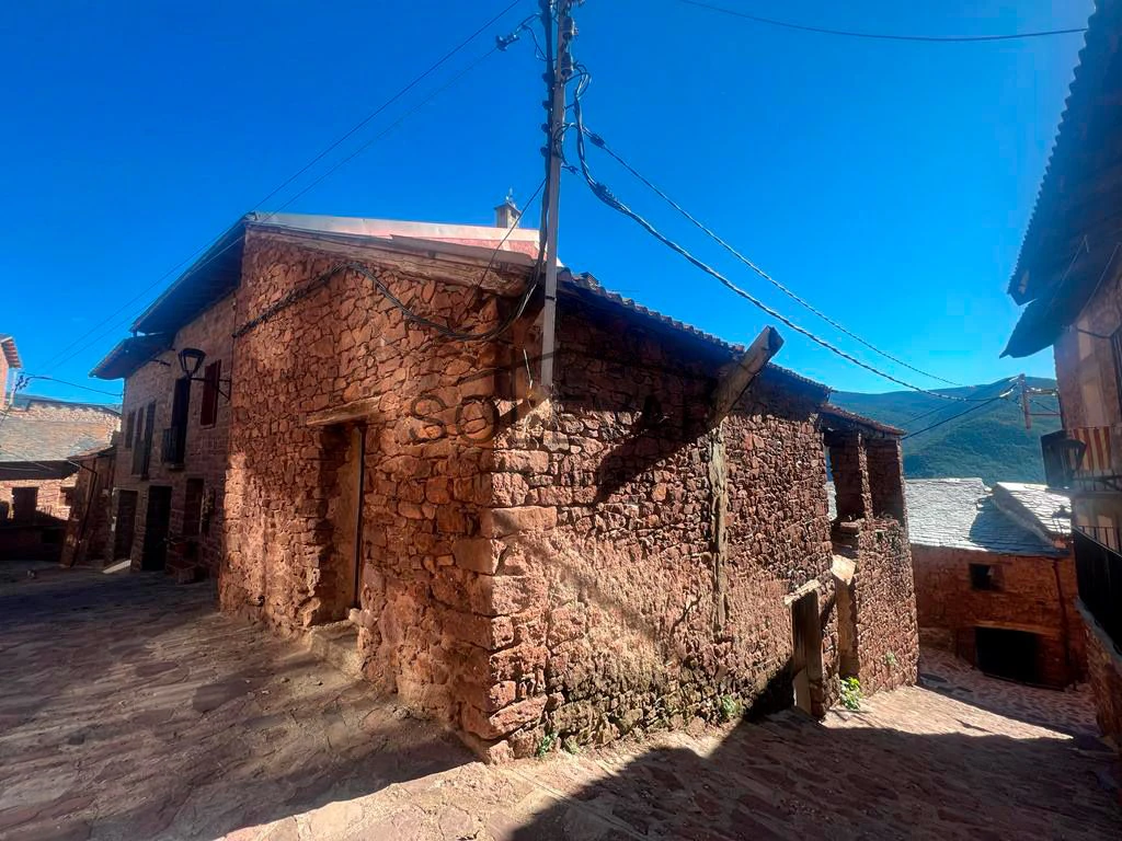 PAJAR A REFORMAR EN EL CENTRO DE VILAMUR