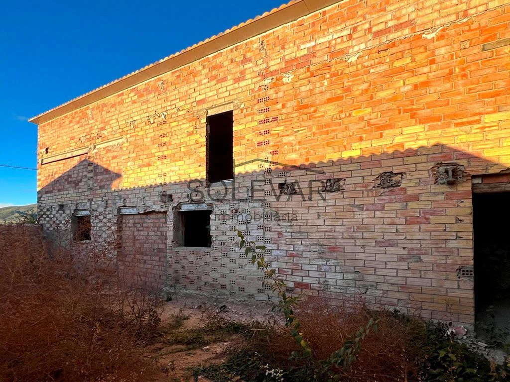 HOUSE TO RENOVATE WITH LARGE RUSTIC LAND IN FIGUEROLA D`ORCAU