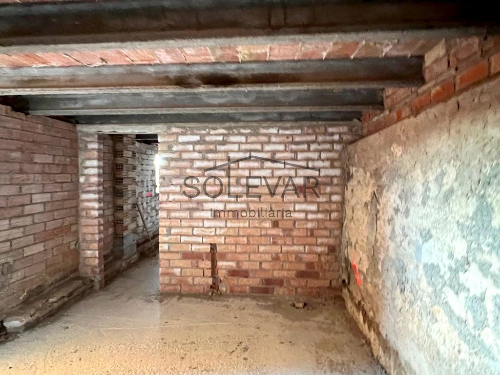 HOUSE TO RENOVATE WITH LARGE RUSTIC LAND IN FIGUEROLA D`ORCAU