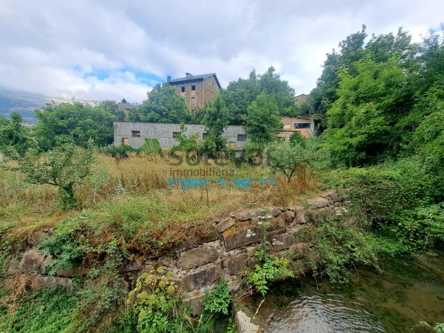 CASA CON MUCHAS POSIBILIDADES EN PAÜLS