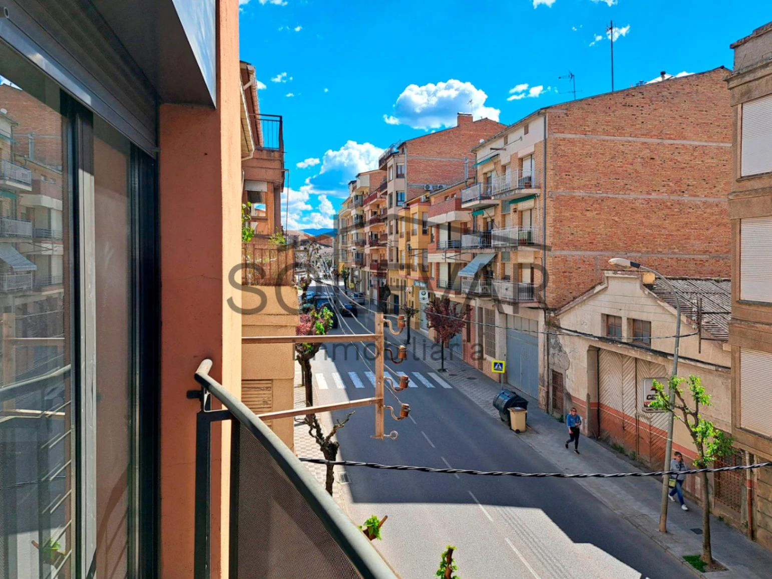 LUMINOSO PISO EN TREMP CON PARKING