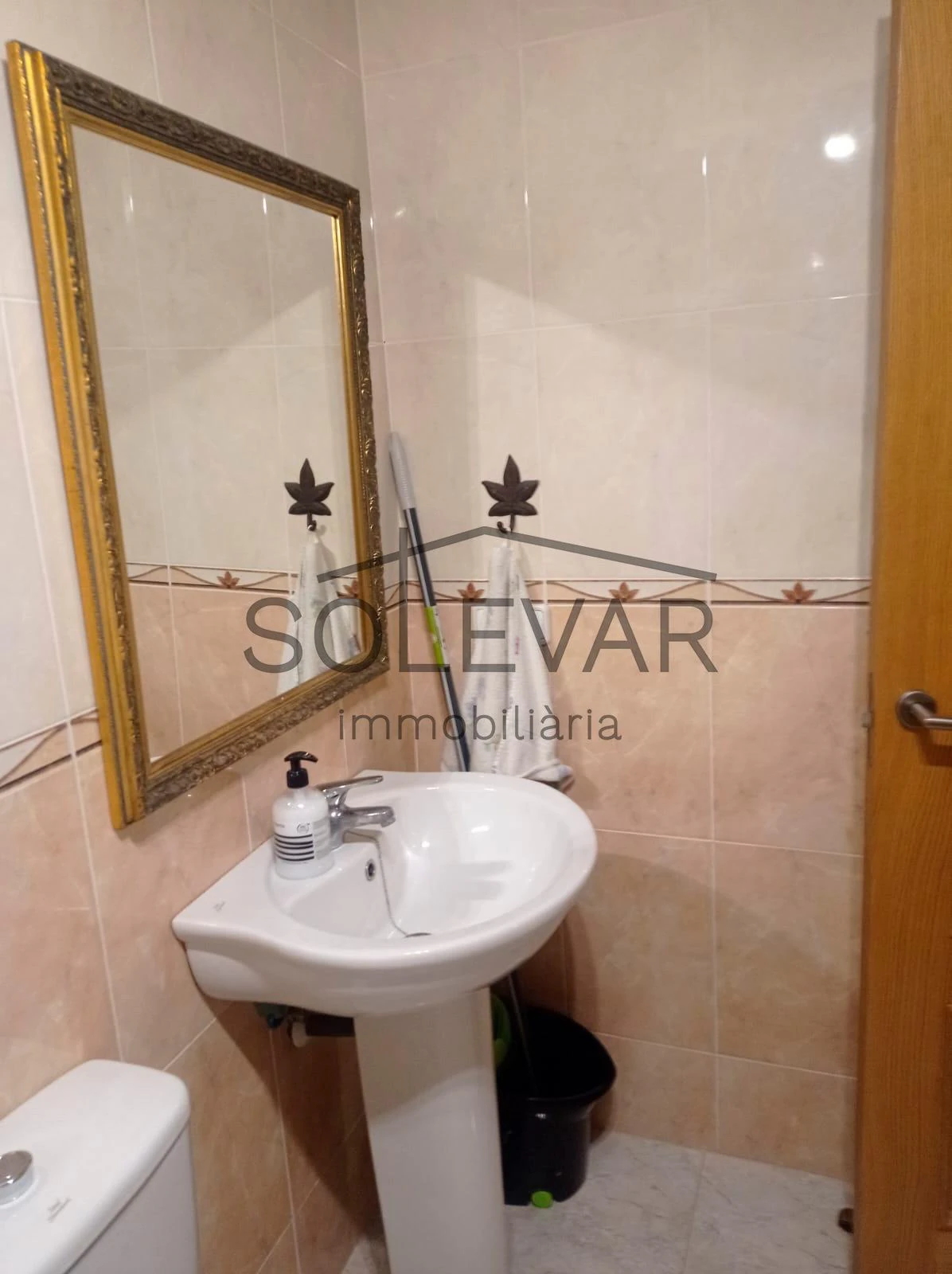 PISO DE 3 HABITACIONES CON PARKING EN SORT