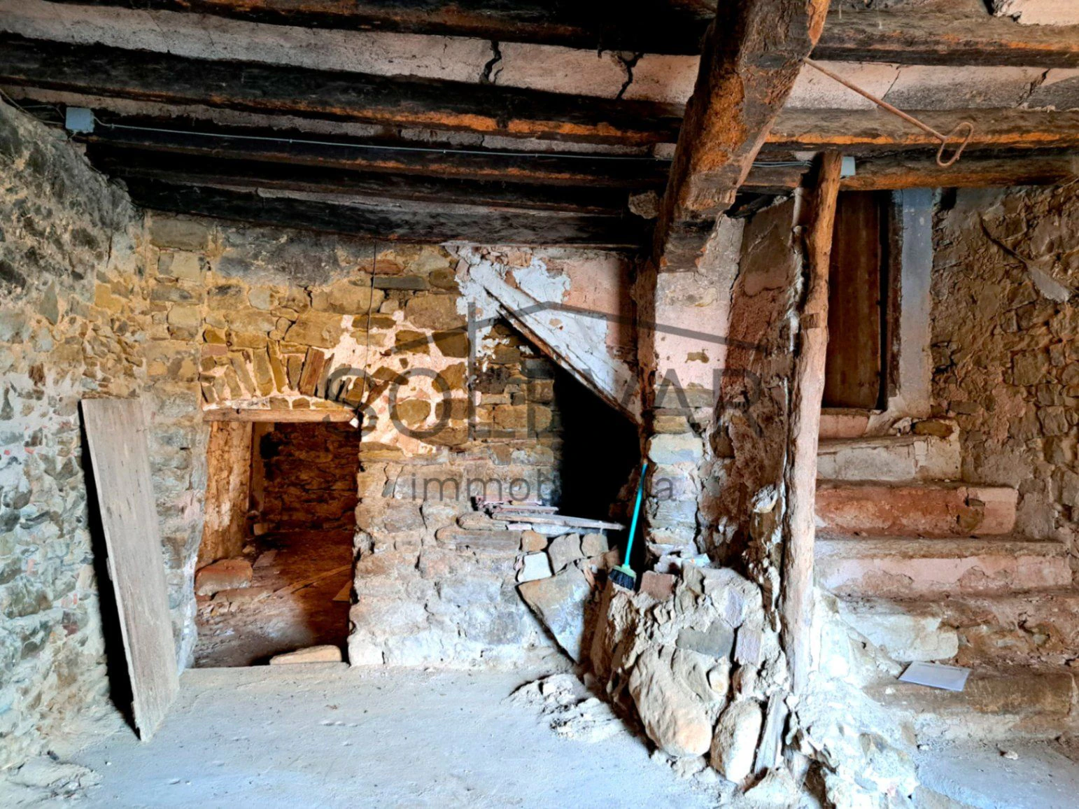 CASA SEÑORIAL DEL SIGLO XVIII A REFORMAR EN SANT SALVADOR DE TOLÓ
