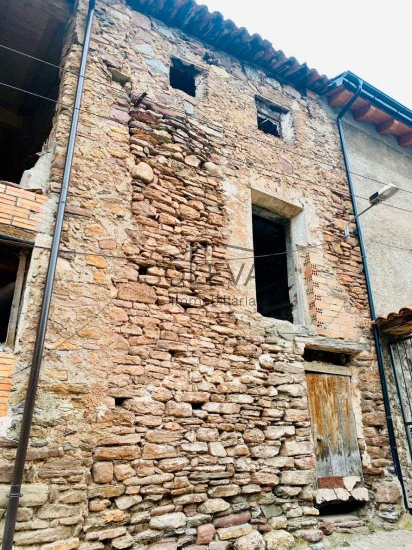 CASA PARA REFORMAR EN EL PRECIOSO PUEBLO DE DE ESCOS EN EL PALLARS SOBIRÀ.